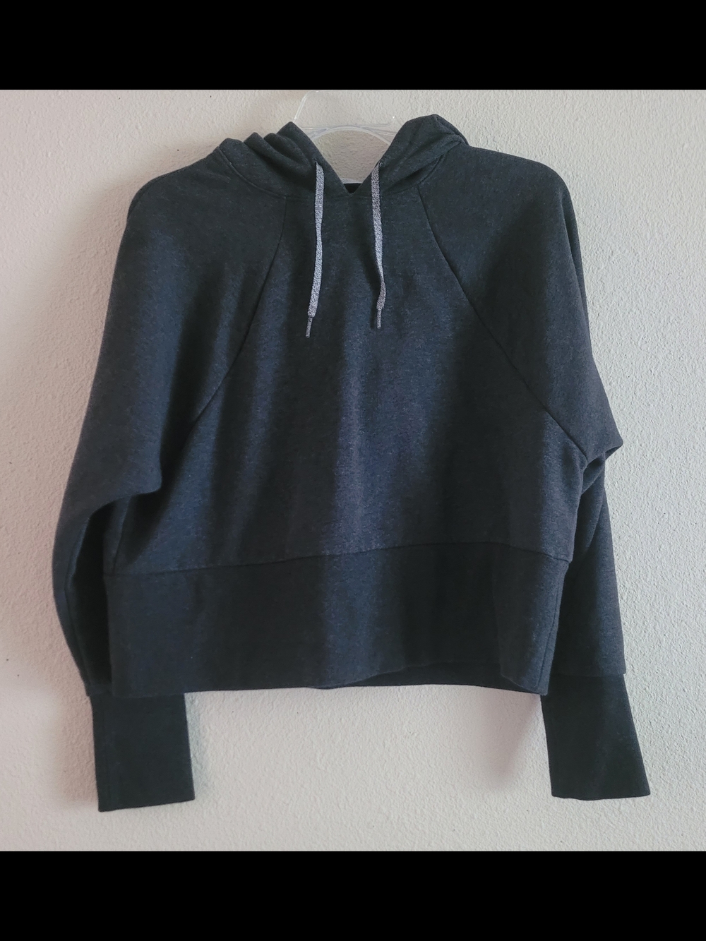 Nike Sz Medium Cropped Pullover Hoodie